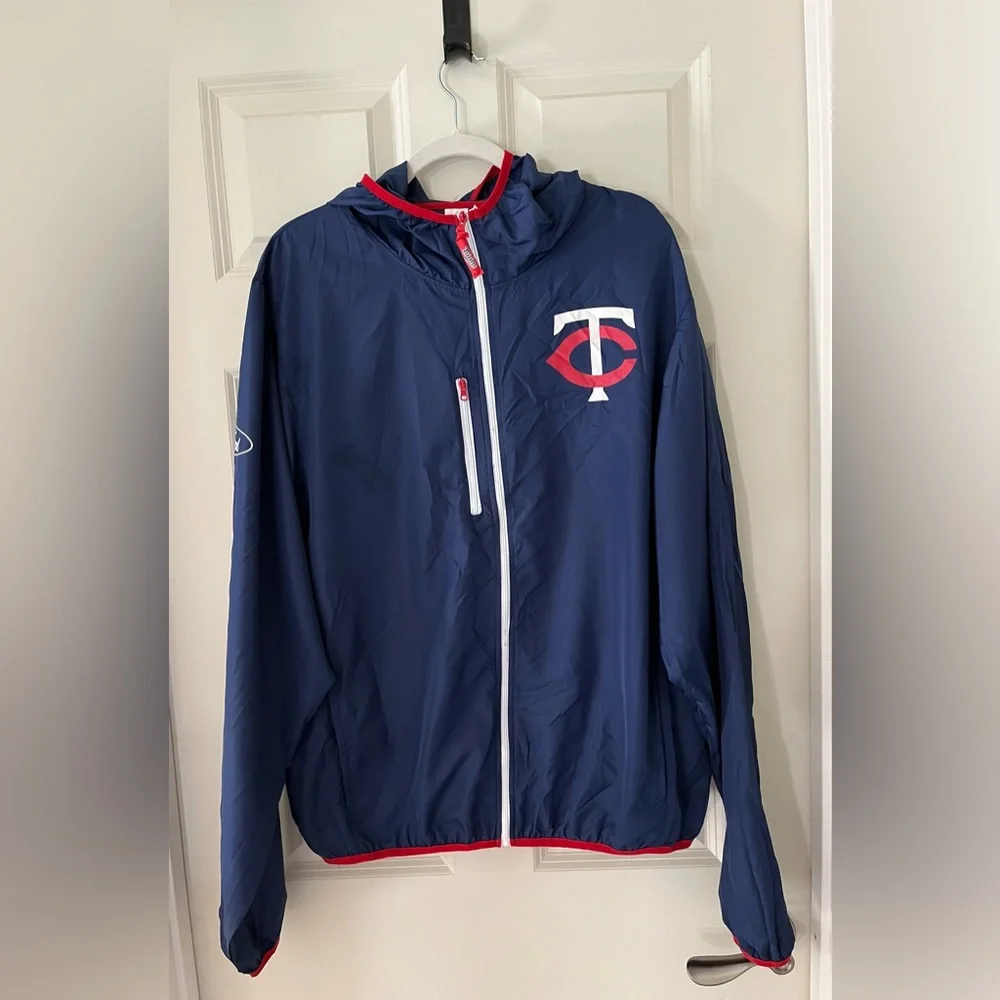 Minnesota Twins hooded windbreaker with “Ford” on 1 sleeve, 2XL